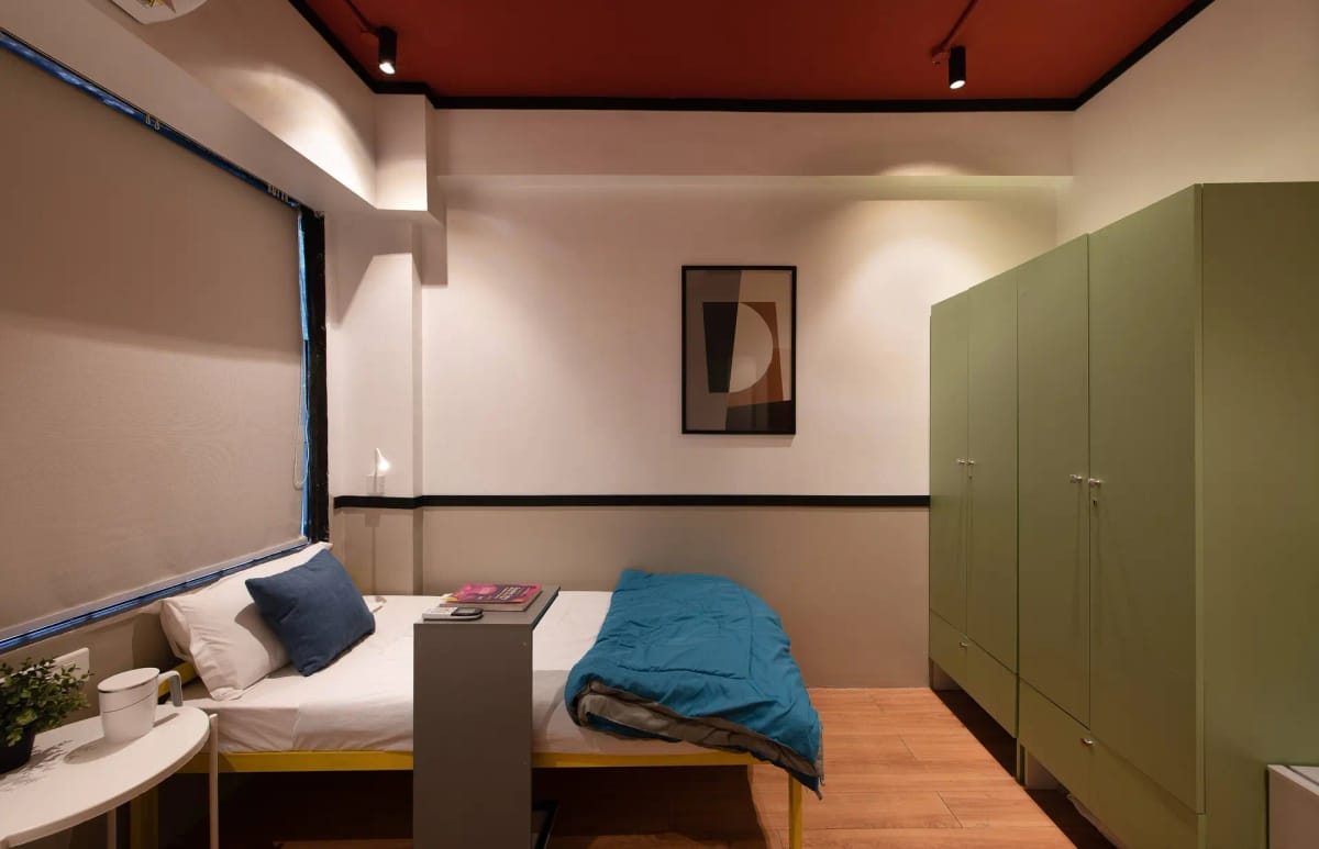 Verified BedR PG room in Mumbai — spacious, furnished, broker-free